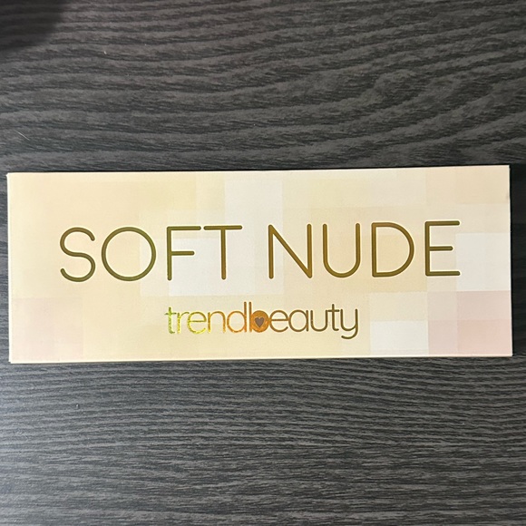 Eyeshadow palette NEW - Picture 5 of 5